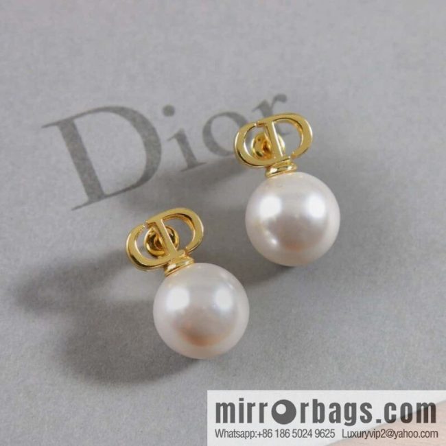 New ☑️ DIOR gold CD pearl stud earrings