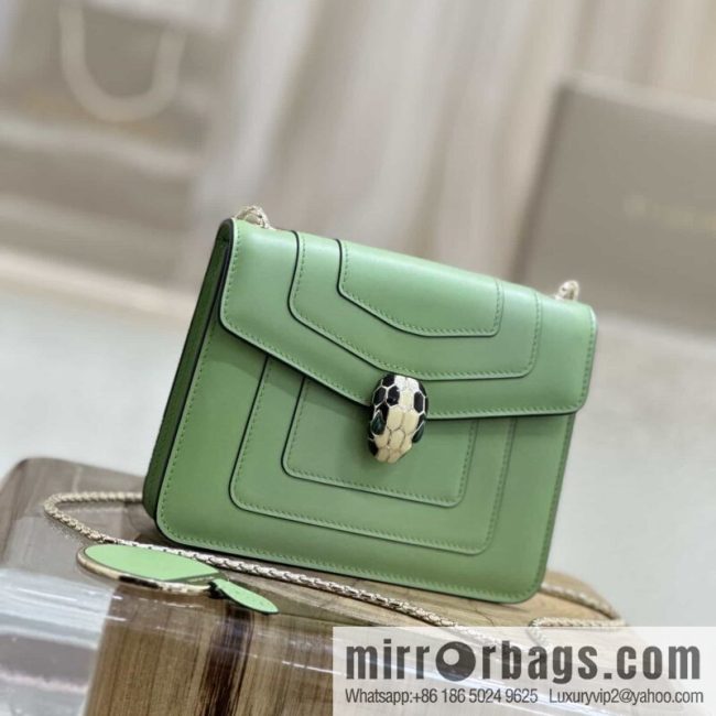 [Bvlgari] Bulgari counter classic top version Serpenti Forever \"single layer\" clamshell small square bag model number: 35107