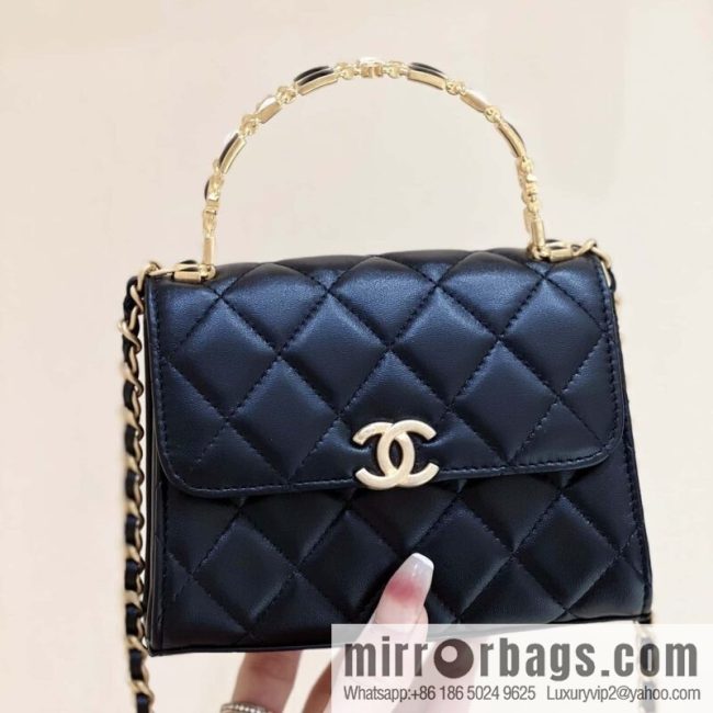 CHANEL 22b autumn and winter new trailer series Kelly enamel handle bag AP2945