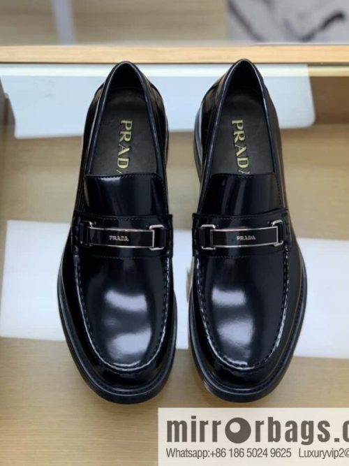 PRADA Prada men\'s loafers crafted in black smooth cow leather (fabric)