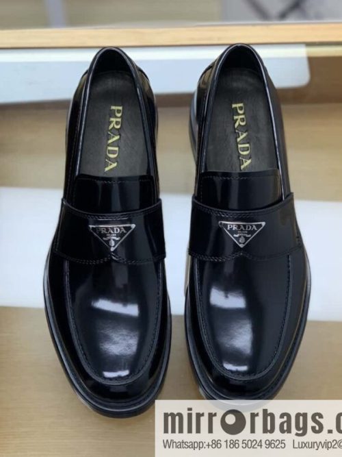 PRADA Prada men\'s loafers crafted in black smooth cow leather (fabric)