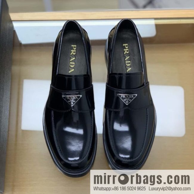 PRADA Prada men\'s loafers crafted in black smooth cow leather (fabric)