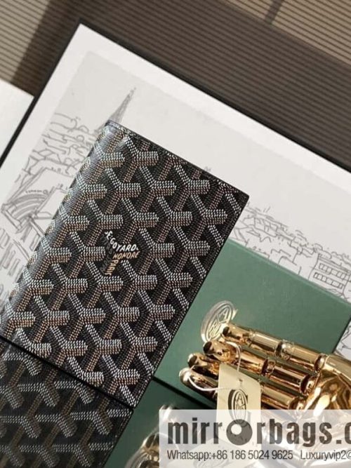 Goyard Grenelle passport holder 7706