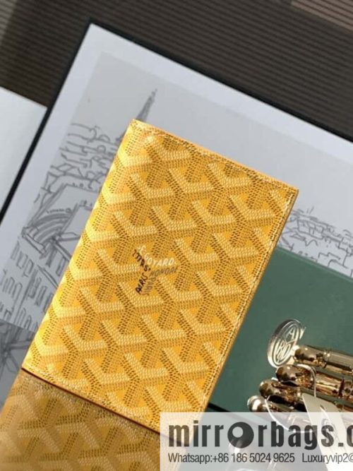 Goyard Grenelle passport holder 7706