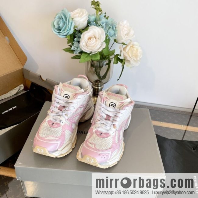𝐁𝐚𝐥𝐞𝐧𝐜𝐢𝐚𝐠𝐚 𝐑𝐮𝐧𝐧𝐞𝐫| seven generations. Vintage do old dad sneakers - Image 4