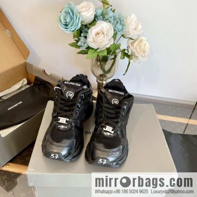 𝐁𝐚𝐥𝐞𝐧𝐜𝐢𝐚𝐠𝐚 𝐑𝐮𝐧𝐧𝐞𝐫| seven generations. Vintage do old dad sneakers - Image 3