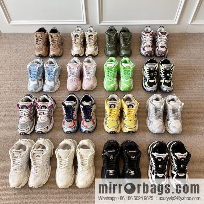𝐁𝐚𝐥𝐞𝐧𝐜𝐢𝐚𝐠𝐚 𝐑𝐮𝐧𝐧𝐞𝐫| seven generations. Vintage do old dad sneakers