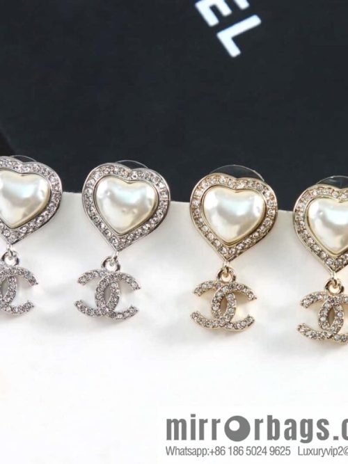New ☑️ Chanel C2 double c peach heart love stud earrings