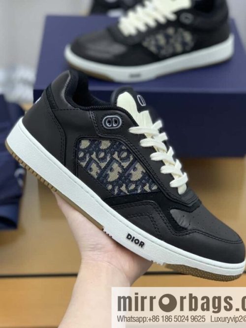 DIOR Dior uses black smooth cow leather (fabric) to carefully make B27 low-top sneakers