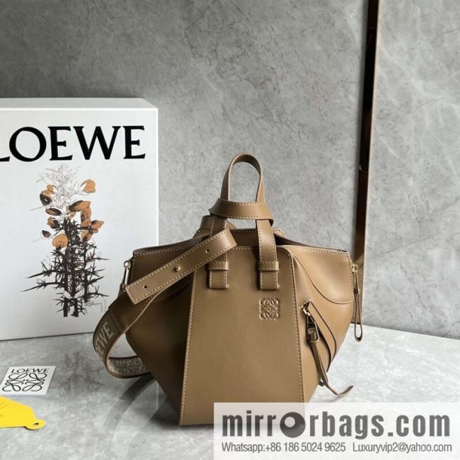 LOEWE 2023 Monochrome glaze satin series Hammock bag Hammock bag 0682