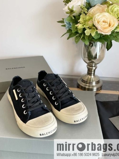 𝐁𝐚𝐥𝐞𝐧𝐜𝐢𝐚𝐠𝐚 Balenciaga, spring and summer Vintage do old canvas vulcanized shoes