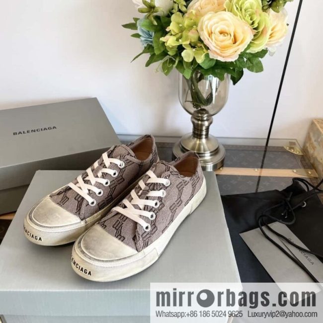 𝐁𝐚𝐥𝐞𝐧𝐜𝐢𝐚𝐠𝐚 Balenciaga, spring and summer Vintage do old canvas vulcanized shoes