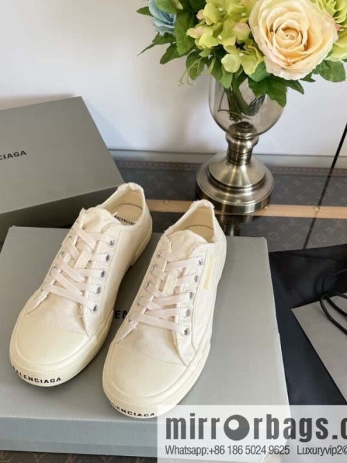 𝐁𝐚𝐥𝐞𝐧𝐜𝐢𝐚𝐠𝐚 Balenciaga, spring and summer Vintage do old canvas vulcanized shoes