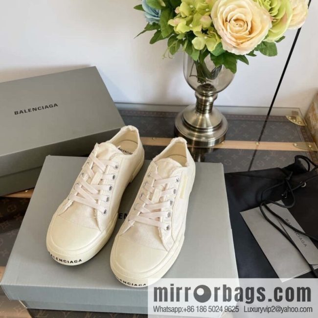𝐁𝐚𝐥𝐞𝐧𝐜𝐢𝐚𝐠𝐚 Balenciaga, spring and summer Vintage do old canvas vulcanized shoes