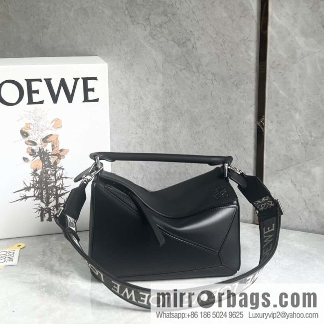 LOEWE Puzzle 24CM bag leather small geometric bag 0189 black