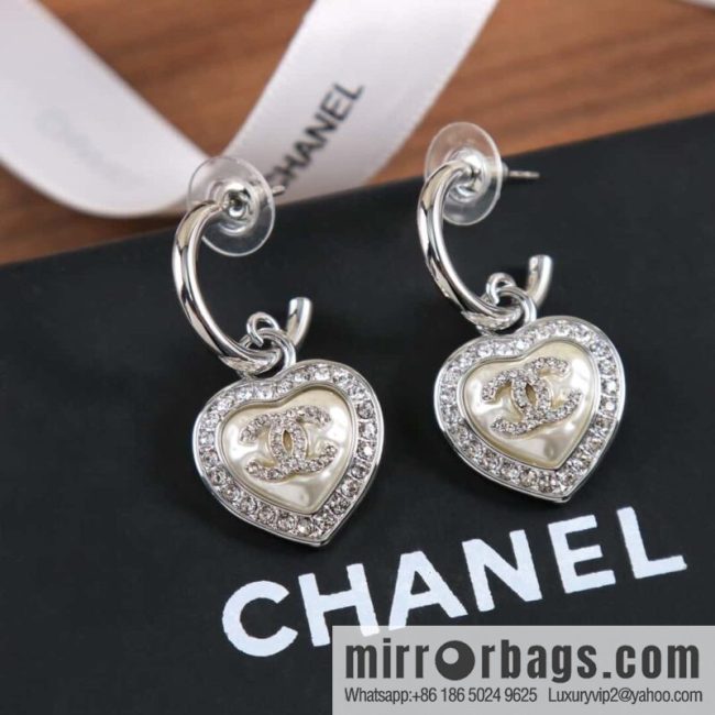 New ☑️ Chanel C2 silver double c peach heart love stud earrings