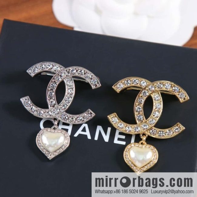 New ☑️ Chanel Double C Full Diamond Peach Heart Love Brooch