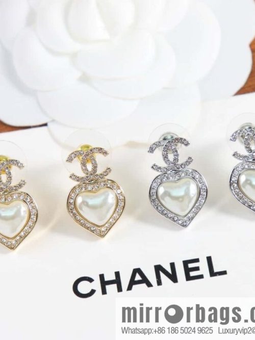 New ☑️ Chanel C2 double c peach heart love stud earrings