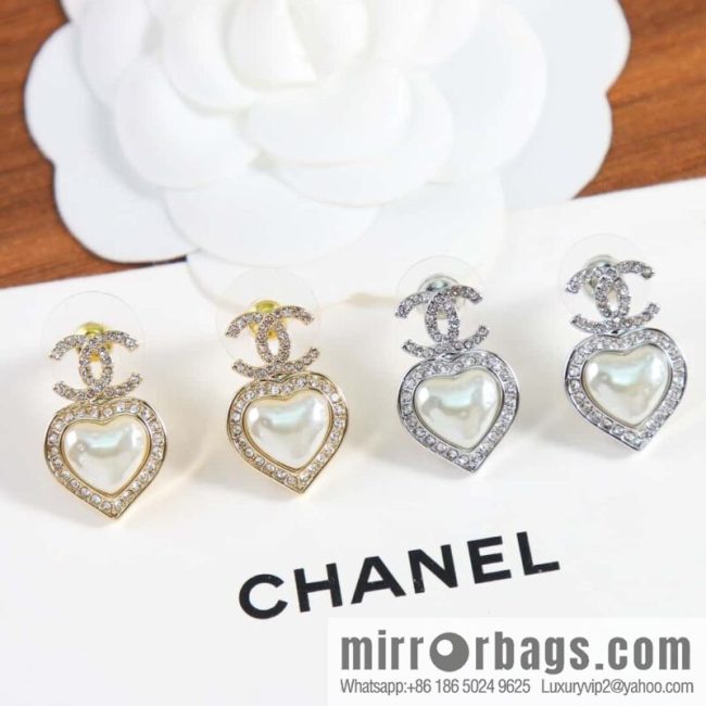 New ☑️ Chanel C2 double c peach heart love stud earrings