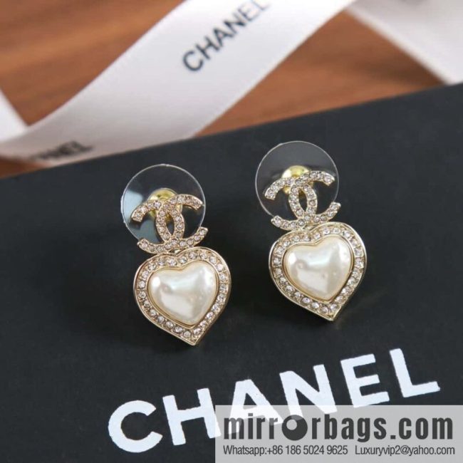 New ☑️ Chanel C2 double c peach heart love stud earrings - Image 2