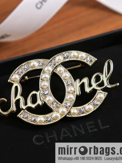 New ☑️ Chanel Double C Pearl Letter CHANEL Brooch