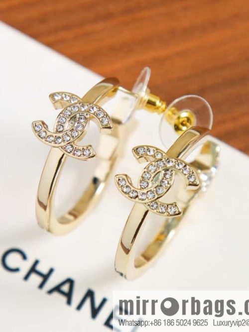 New ☑️ Chanel semi-round double c star stud earrings