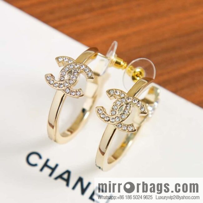New ☑️ Chanel semi-round double c star stud earrings