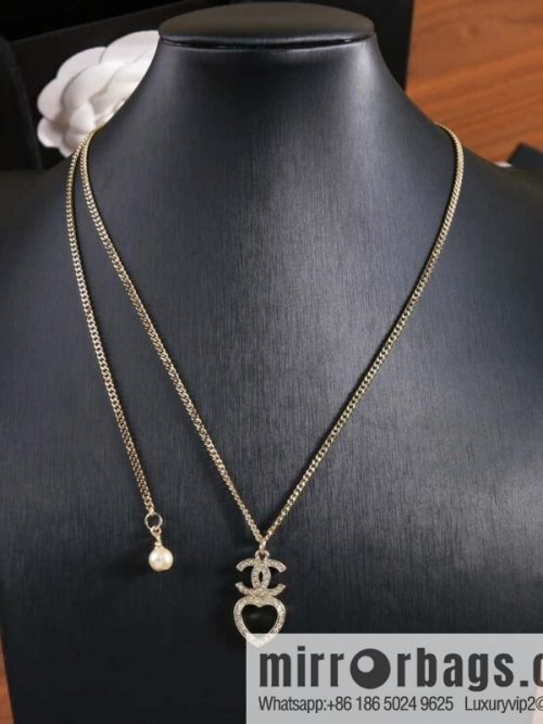 New ☑️ Chanel Double C Hollow Peach Heart Love Necklace
