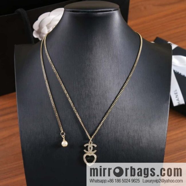 New ☑️ Chanel Double C Hollow Peach Heart Love Necklace