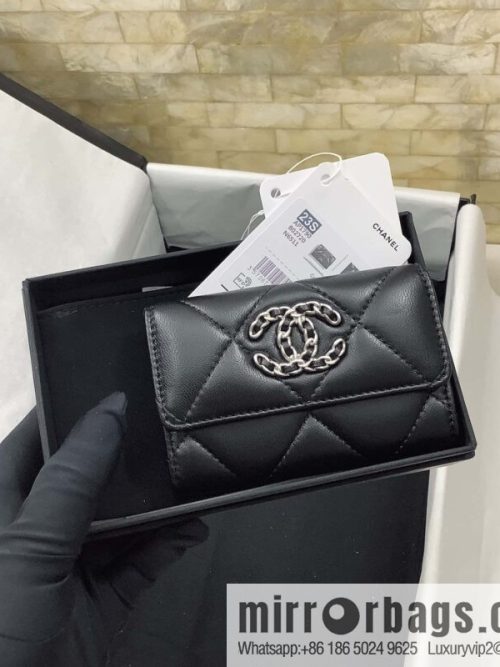 CHANEL classic rhombus 19 sheepskin silver buckle big cc logo snap card holder AP1790