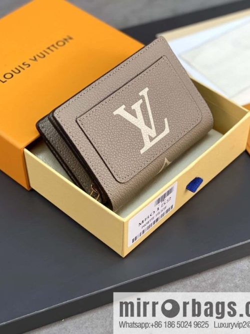 LV M82370 Cléa Wallet
