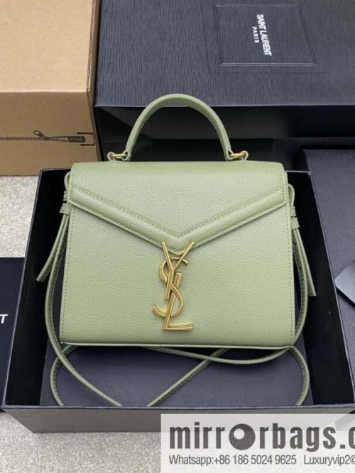 𝑪𝒂𝒔𝒔𝒂𝒏𝒅𝒓𝒂 caviar pattern hand bag avocado green ball pattern gold buckle Model: 602716