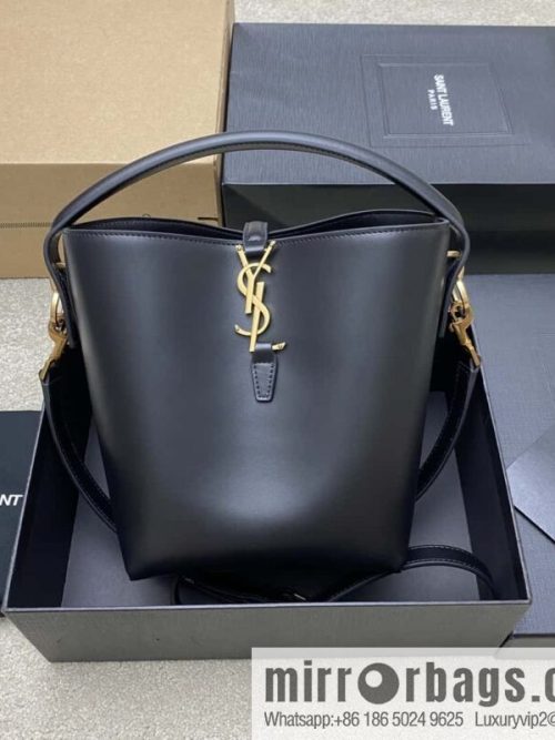 New LE 5A-7 series small bucket bag black plain weave/gold Model: 749036