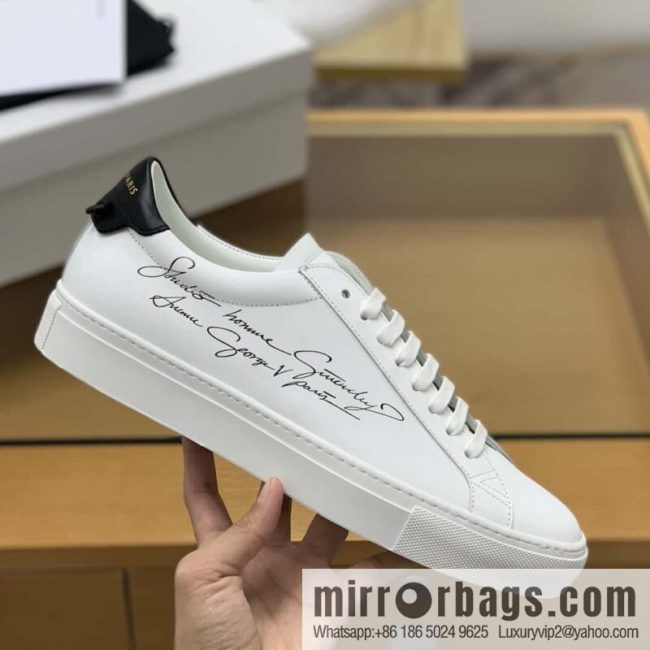 Givenchy/Givenchy, matte white leather (fabric) Urban Street sneakers