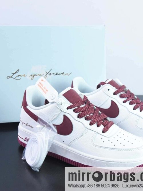 Nike Air Force 1 AF1 Air Force One/low-top, white and red burgundy signature printed item number: LO1718-059