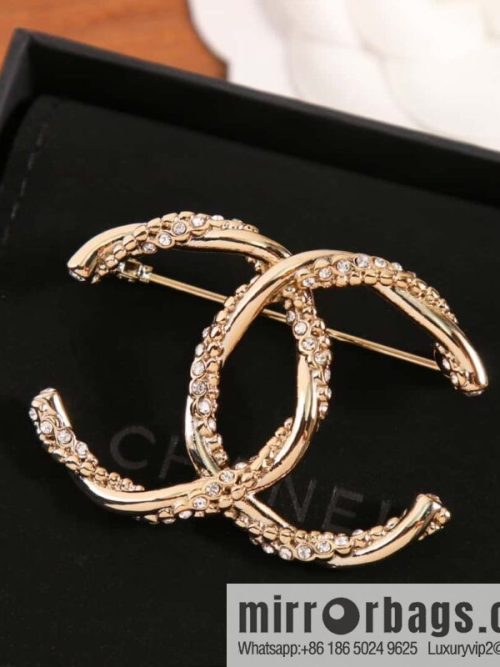 New ☑️ Chanel Double C Half Diamond Gold Brooch
