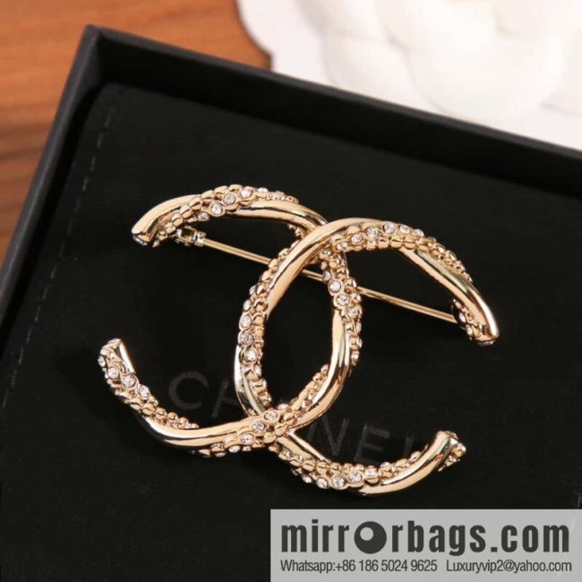 New ☑️ Chanel Double C Half Diamond Gold Brooch
