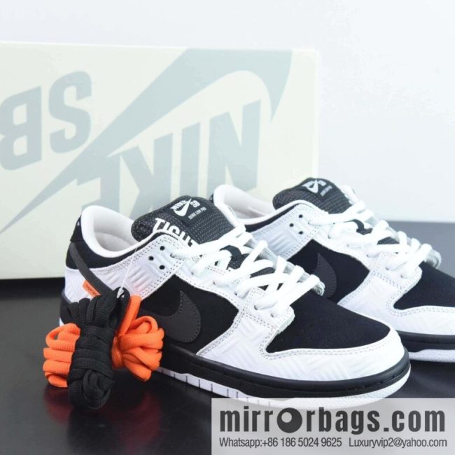 NK SB Dunk Low joint reverse black and white panda sneakers item number: FD2629-100
