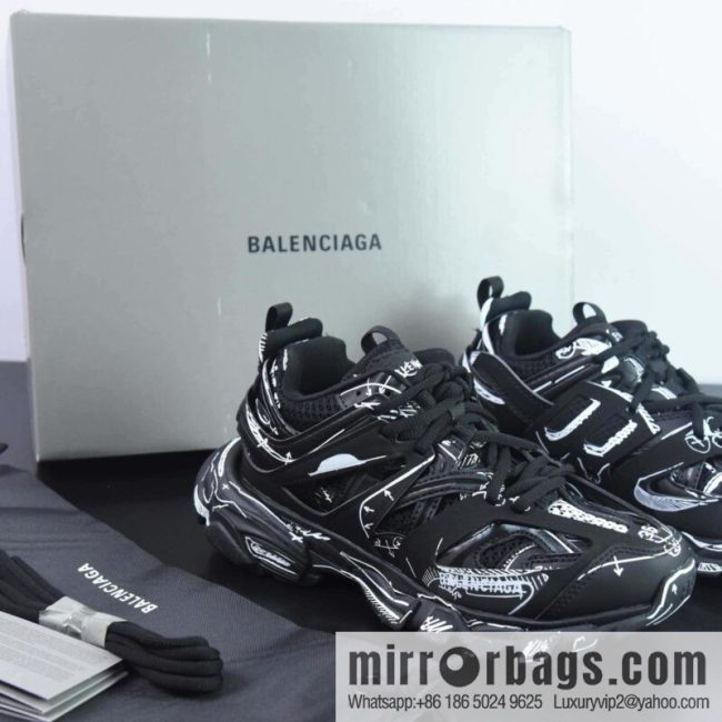 Balenciaga Balenciaga Track 1.0 old printed graffiti, limited custom color 3rd generation 3.0 low top, dad shoes