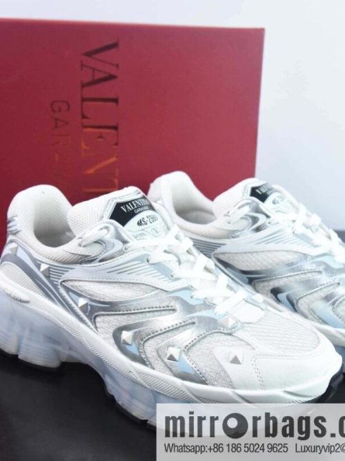 Valentino/Valentino Garavani MS-2960 Low-top Sneaker Rivet Series Low Help Thick Bottom Daddy Wind Increase Versatile Casual sneakers