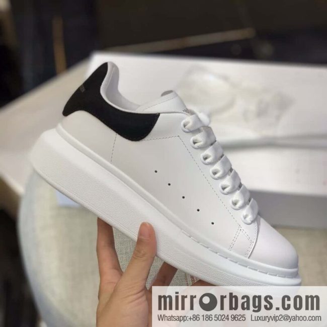 Alexander McQueen Alexander McQueen Black Fleece Tail Unisex sneakers