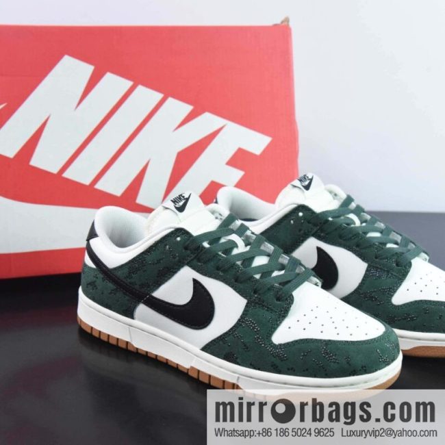 Nike SB Dunk Low \"SKU\" white dark green, green snake pattern sneakers Item number: FQ8893 397