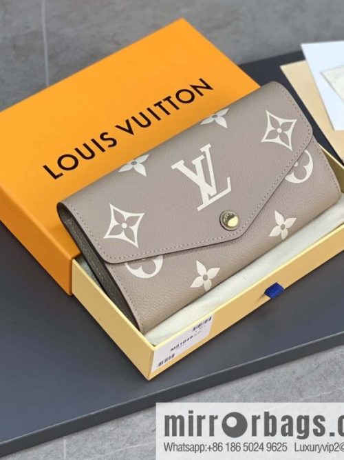 LV M81049 Sarah Wallet