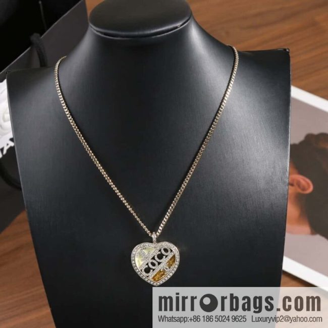 New ☑️ Chanel double c peach heart love hollow coco necklace