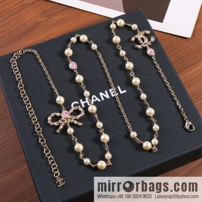 New ☑️ Chanel Double C Pink Diamond Bow Pearl Necklace Sweater Chain