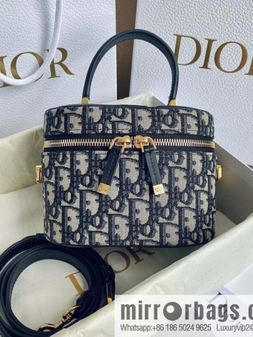 DIOR S CD SIGNATURE VANITY S2203UTZQ_M928