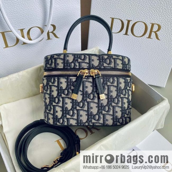 DIOR S CD SIGNATURE VANITY S2203UTZQ_M928