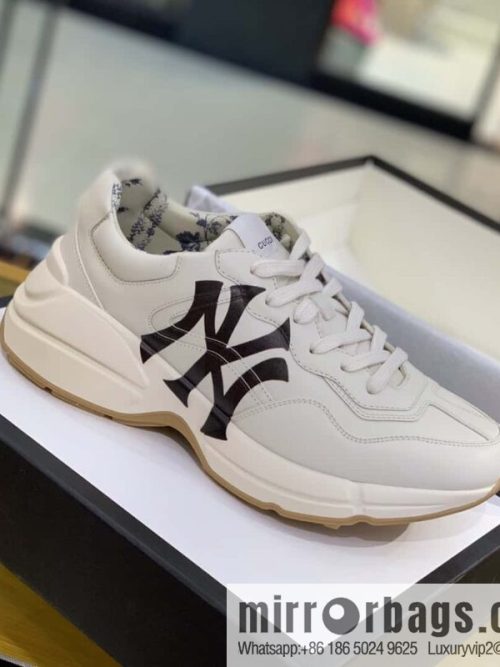 GUCCI Vintage shoes casual sneakers