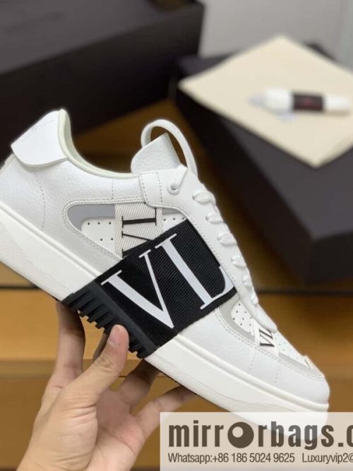 Valentino Valentino VLTN logo strap Unisex sneakers