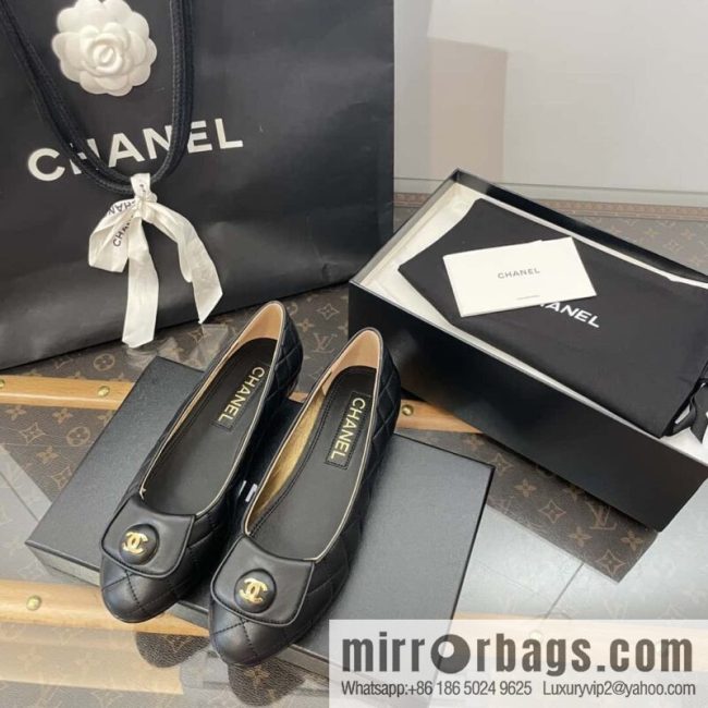 𝗖𝗛*𝗔𝗡𝗟 | xiaoxiang pair of gold buckle rhombus ballet shoes